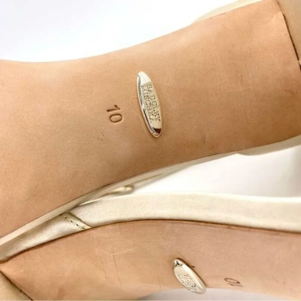 Badgley Mischka Women's Barby Ivory Satin Jeweled Heels New